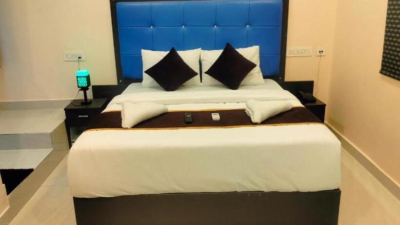 Отель Peacockinn