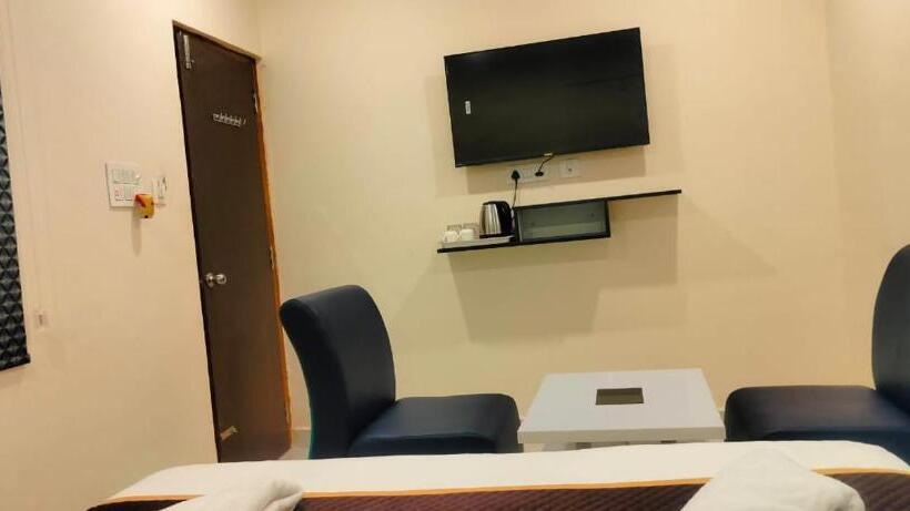 Отель Peacockinn