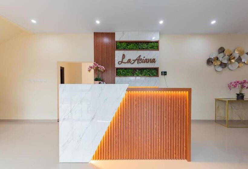 Отель Reddoorz Plus @ La Asiana Guest House