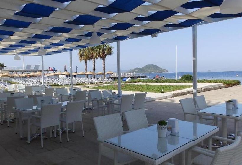 Отель Regulus Beach Resort