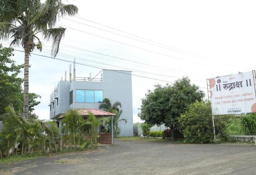 ホテル Rudraksh Nagthane