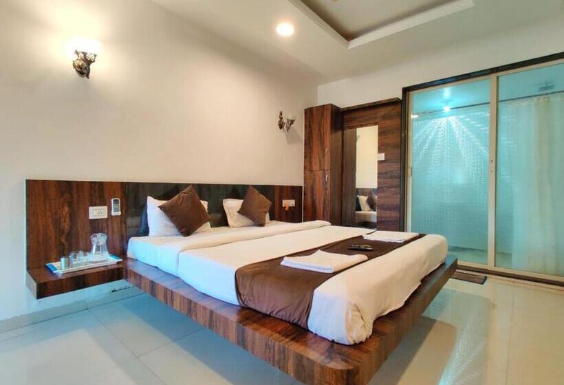 فندق Strawberry Land Resort