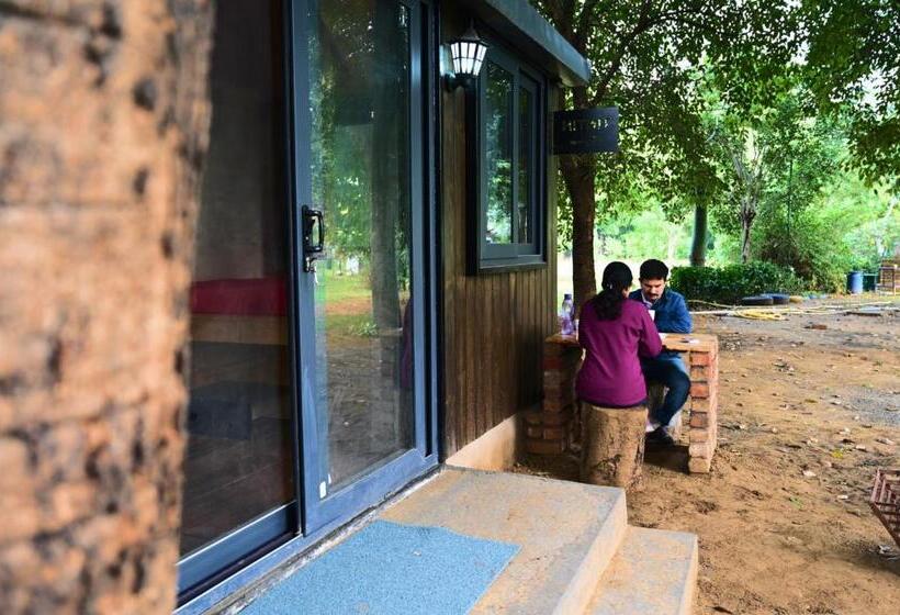 בית מלון כפרי Tenpy Tiny Enchanting Tintin At Sheilma Farm, Ncr