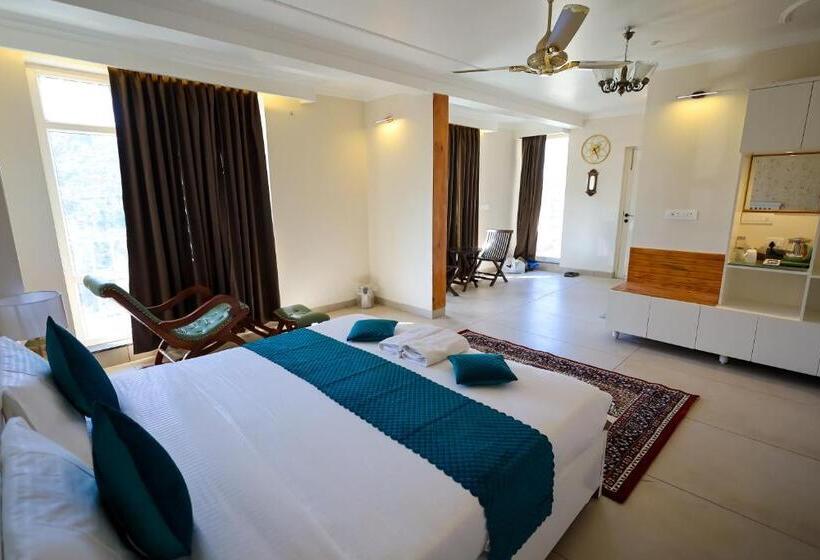 فندق The Crosswoods Three