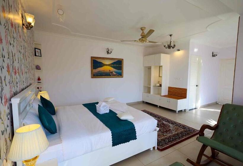 فندق The Crosswoods Three