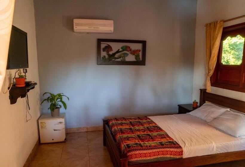 Отель Y Restaurante La Cachamera