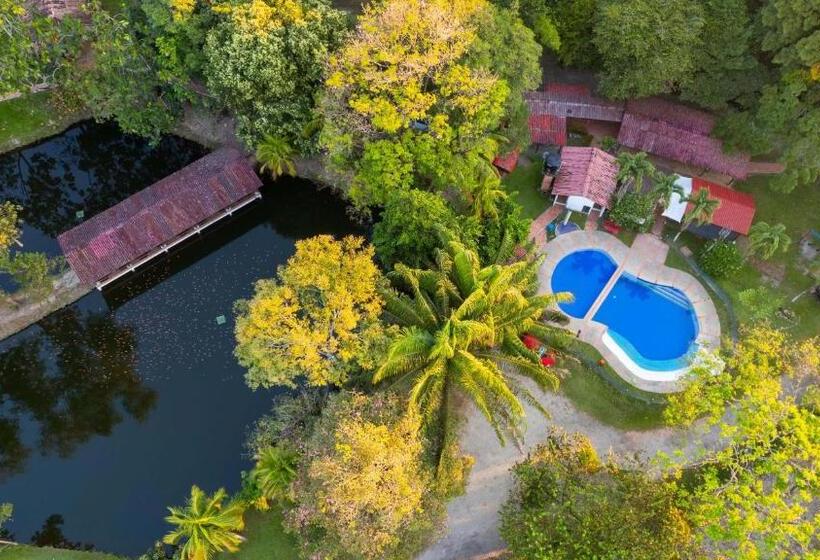 Отель Y Restaurante La Cachamera