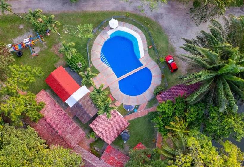 Отель Y Restaurante La Cachamera