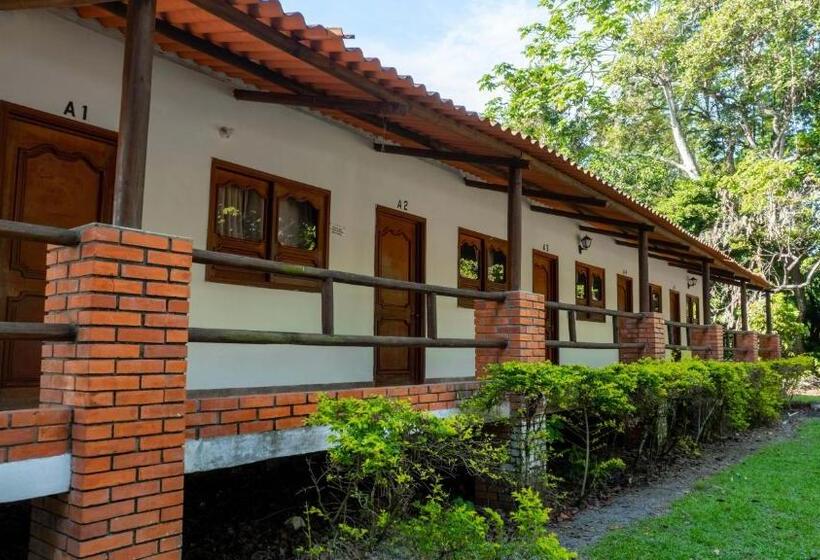 هتل Y Restaurante La Cachamera