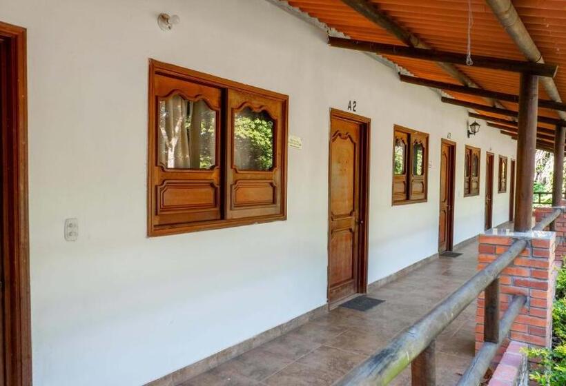 Отель Y Restaurante La Cachamera