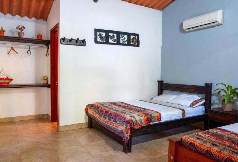 هتل Y Restaurante La Cachamera