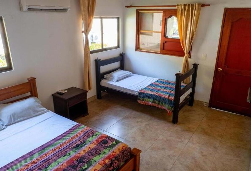 Отель Y Restaurante La Cachamera