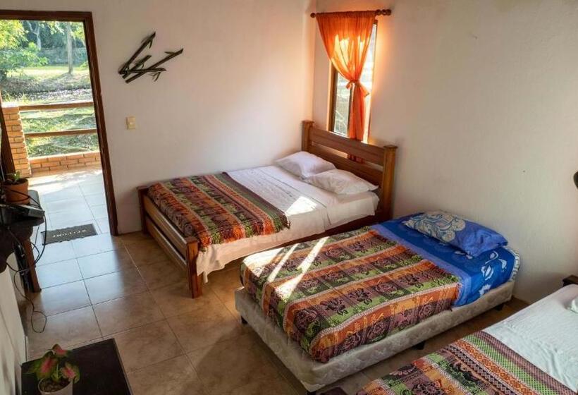 Отель Y Restaurante La Cachamera