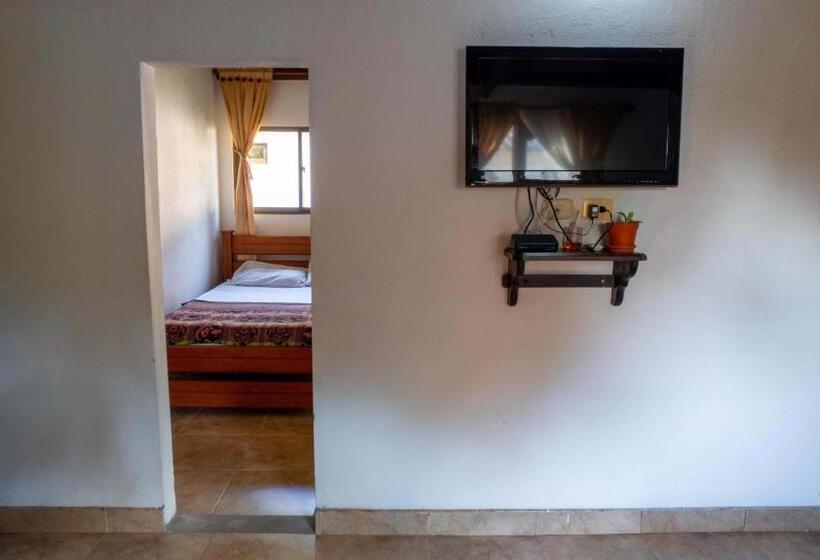 Отель Y Restaurante La Cachamera