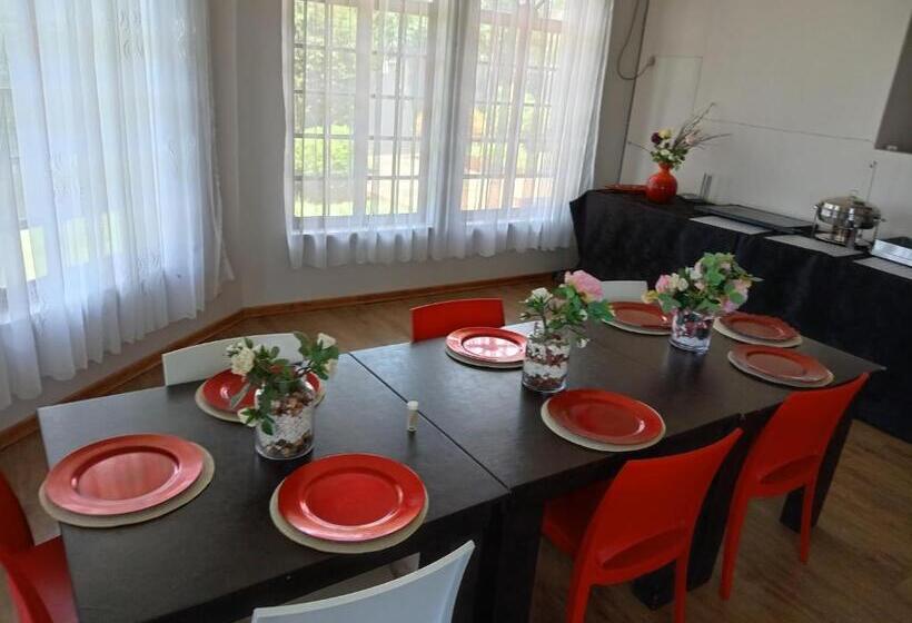 بنسيون Adante Lodge 27 Mlonyeni
