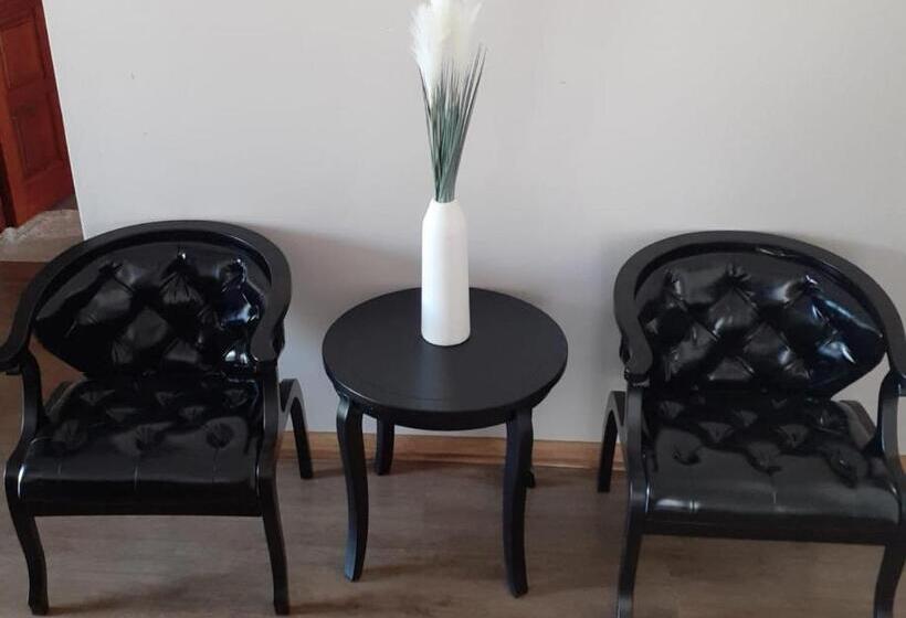 פנסיון Adante Lodge 27 Mlonyeni