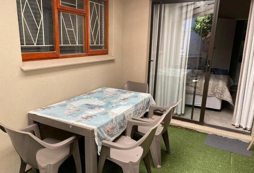 بنسيون Avo Tree Guesthouse