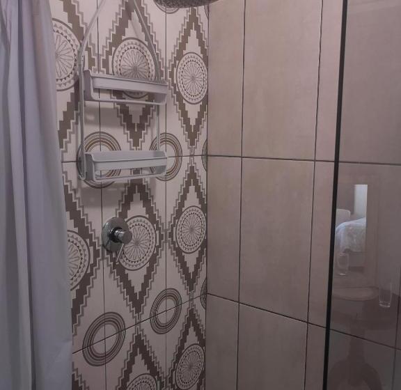 بنسيون Avo Tree Guesthouse