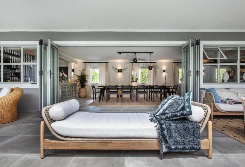 بنسيون Bluemari S Retreat