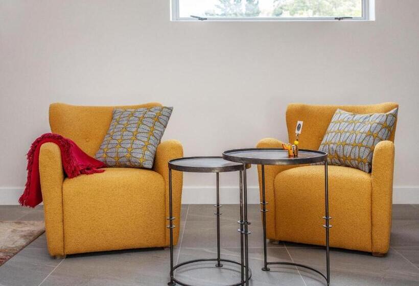 بنسيون Bluemari S Retreat