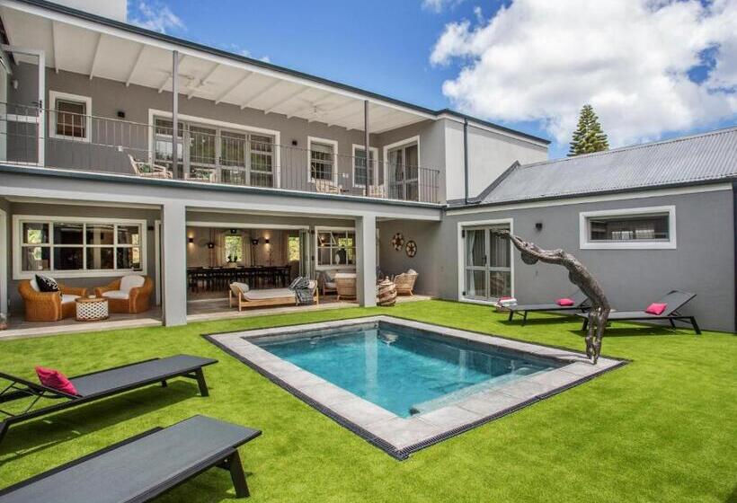 بنسيون Bluemari S Retreat