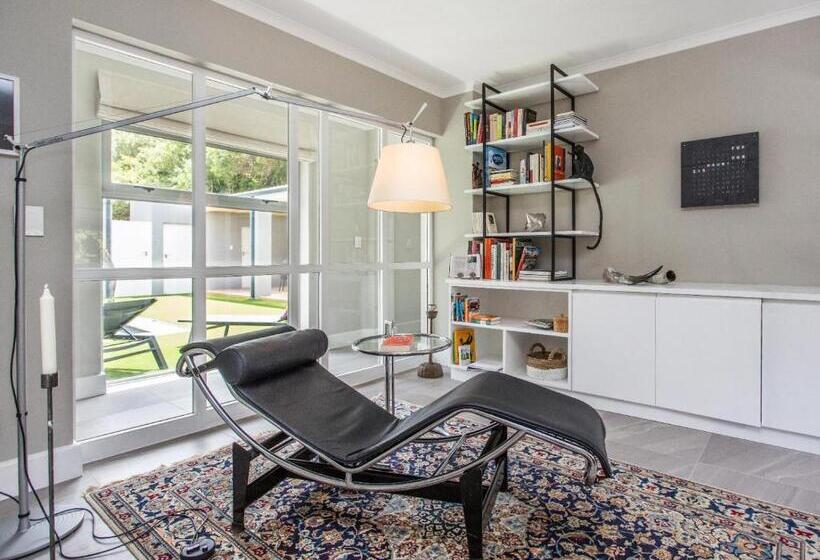 بنسيون Bluemari S Retreat