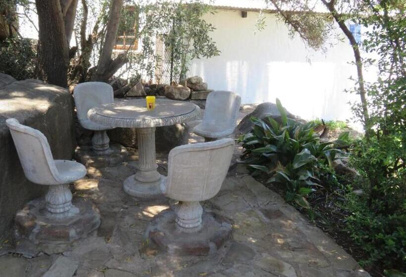 بنسيون Cobblestone Court