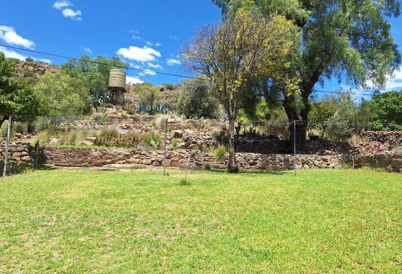 بنسيون Cobblestone Court