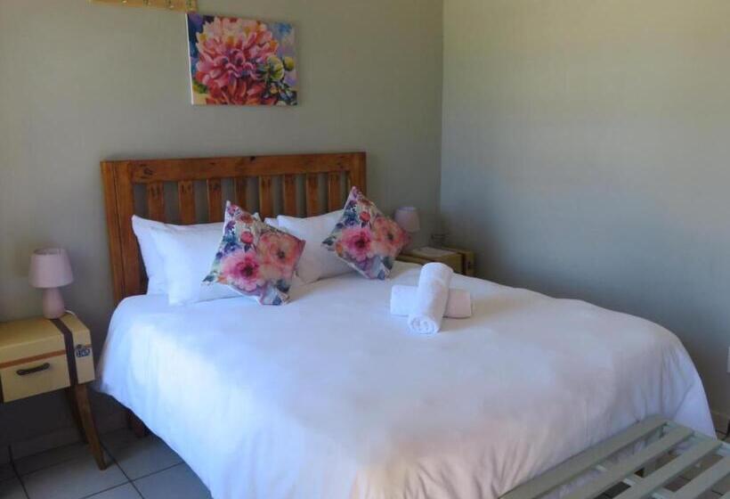 بنسيون Cobblestone Court