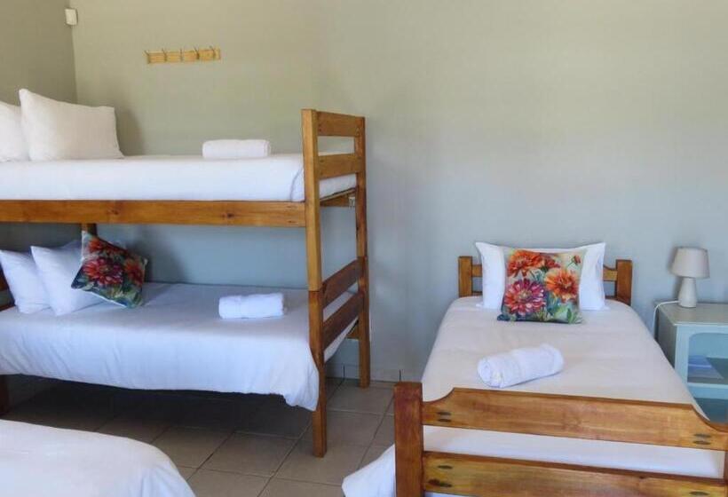 بنسيون Cobblestone Court