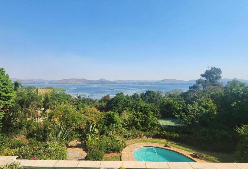 بنسيون Dam House Lodge