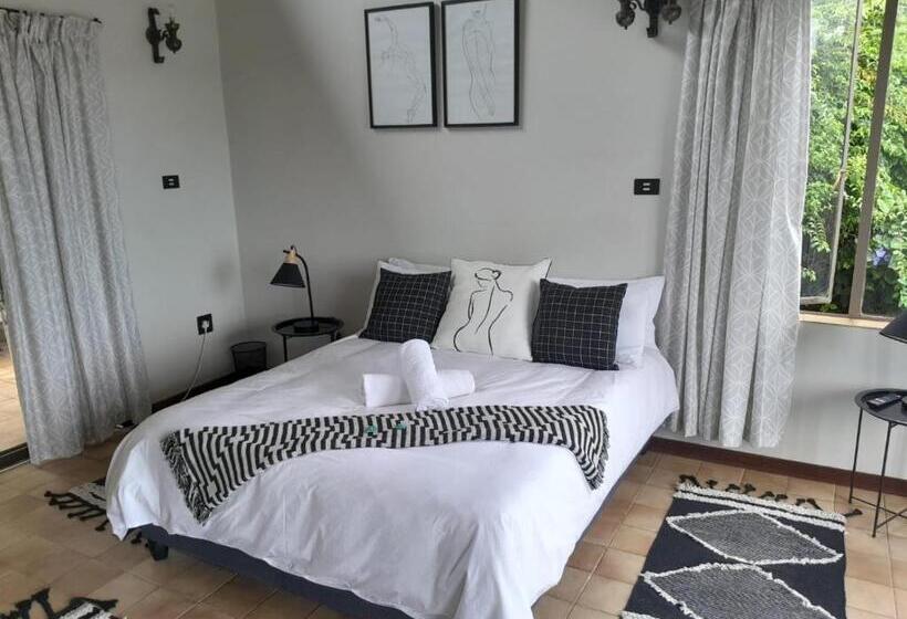 بنسيون Dam House Lodge