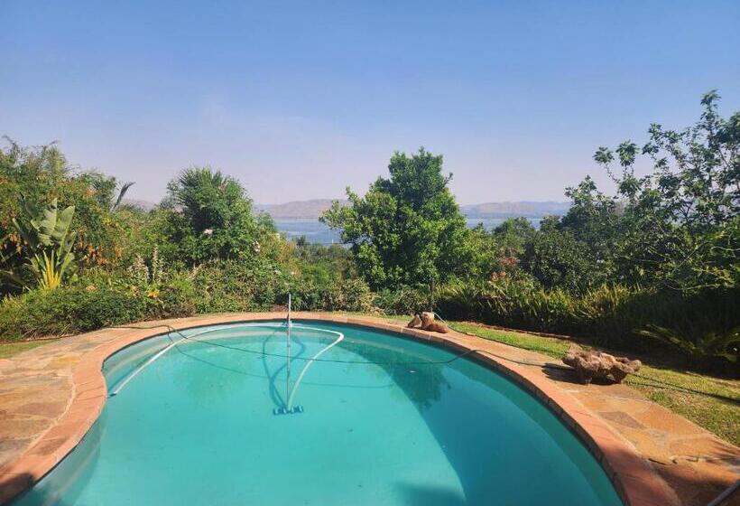 بنسيون Dam House Lodge