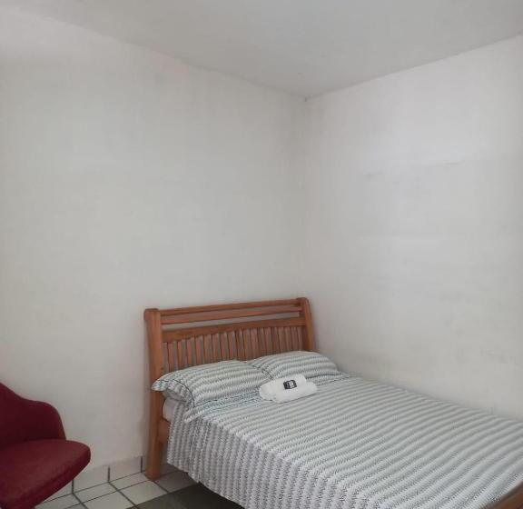 פנסיון Excelentes Quartos Com Banheiros Privativos