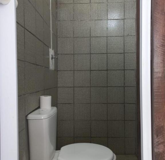 פנסיון Excelentes Quartos Com Banheiros Privativos