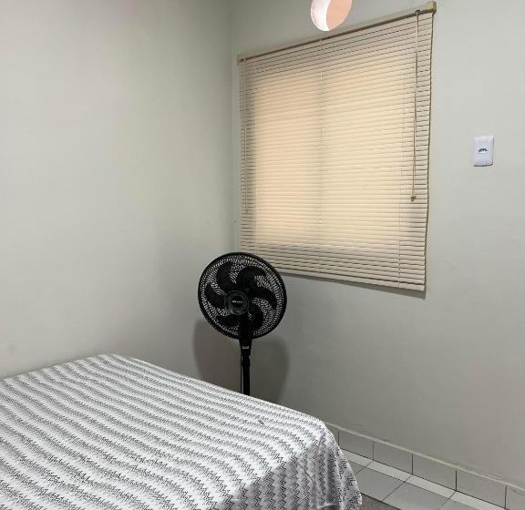 פנסיון Excelentes Quartos Com Banheiros Privativos