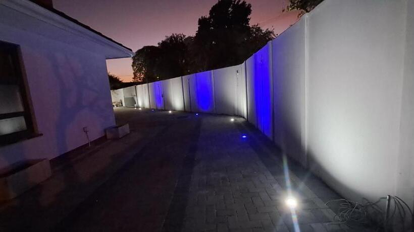 بنسيون Haresca Luxury Accommodation Bellville