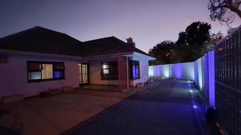 بنسيون Haresca Luxury Accommodation Bellville