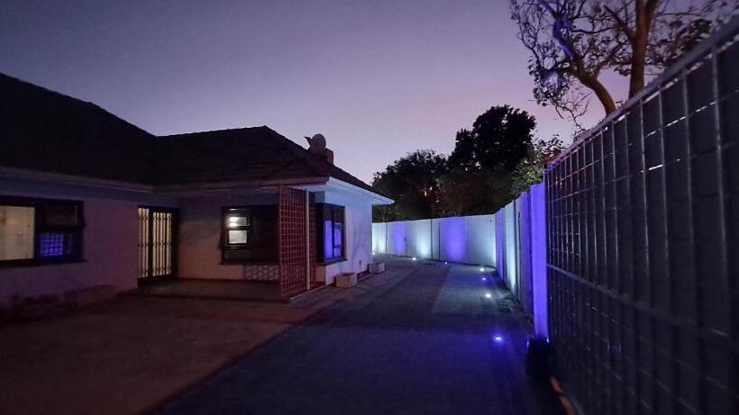 بنسيون Haresca Luxury Accommodation Bellville