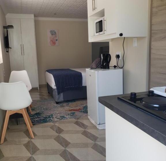 بنسيون Haresca Luxury Accommodation Bellville