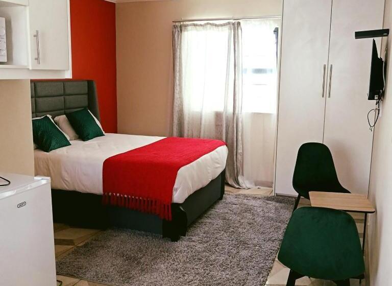 بنسيون Haresca Luxury Accommodation Bellville