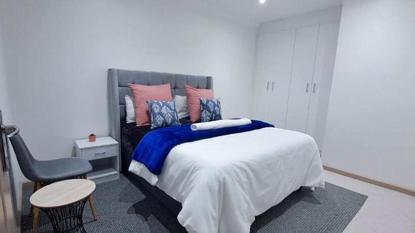 بنسيون Haresca Luxury Accommodation Bellville