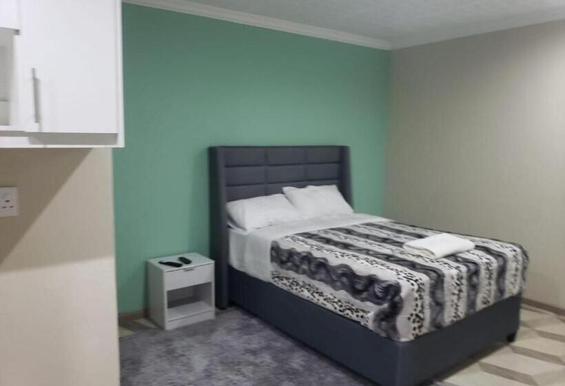 بنسيون Haresca Luxury Accommodation Bellville