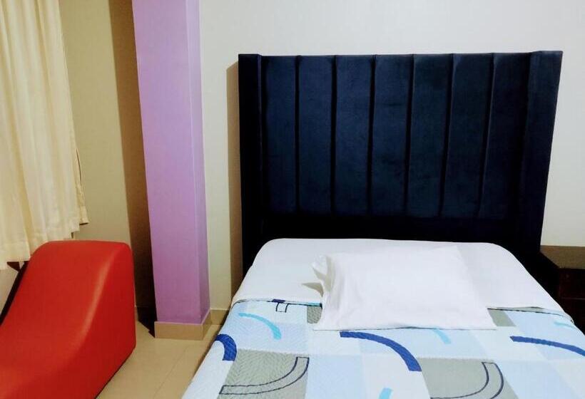 پانسیون Hostal Toscano Suites