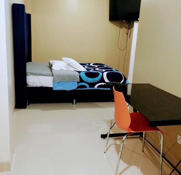 پانسیون Hostal Toscano Suites