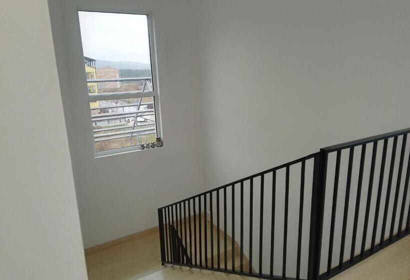 פנסיון July S Guest House