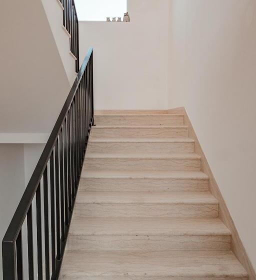 פנסיון July S Guest House