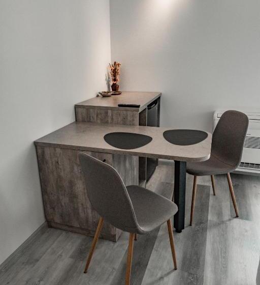 פנסיון July S Guest House