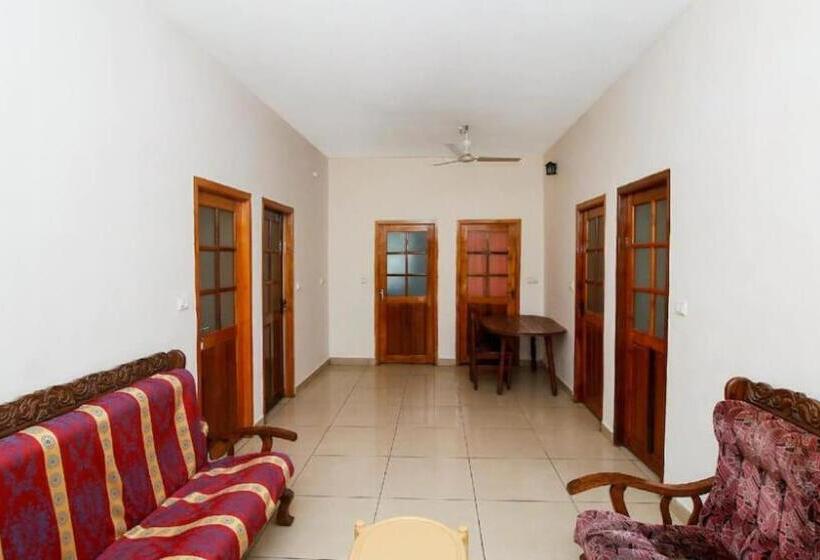 ペンション Leebon S Tamil Kudill