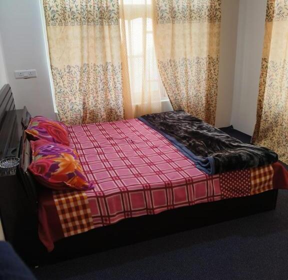 פנסיון Magray Guest House